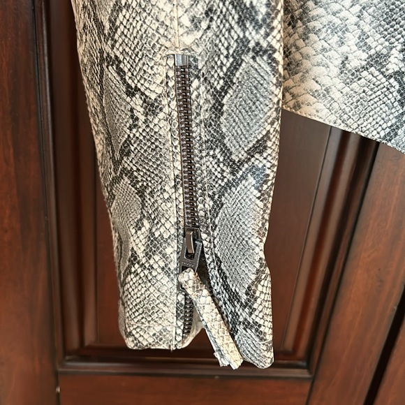 Snakeskin jacket - Picture 7 of 8